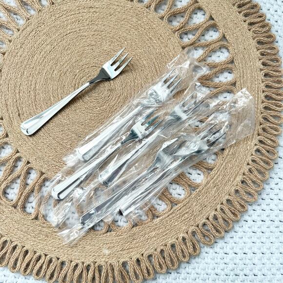 Retroneau Jamestown Korea Stainless Steel Cocktail Seafood Fork Set of 6 New - Picture 1 of 4